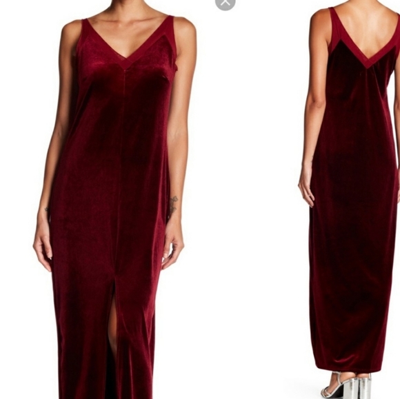 Romeo & Juliet Couture Dresses & Skirts - 🆕️ Romeo & Juliet velvet maxi dress